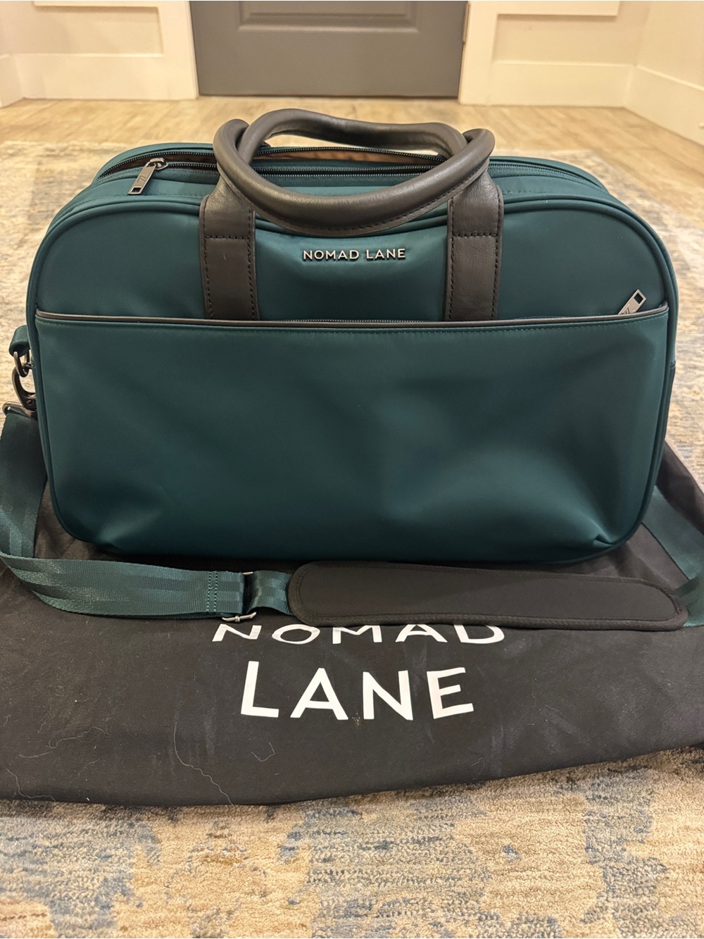 NWOT Nomad Lane Pine Green Bento Bag Travel Duffle CarryOn Personal